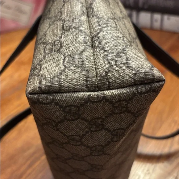 Gucci GG Supreme Monogram Medium Joy Tote - Brown Leather - Picture 10 of 15